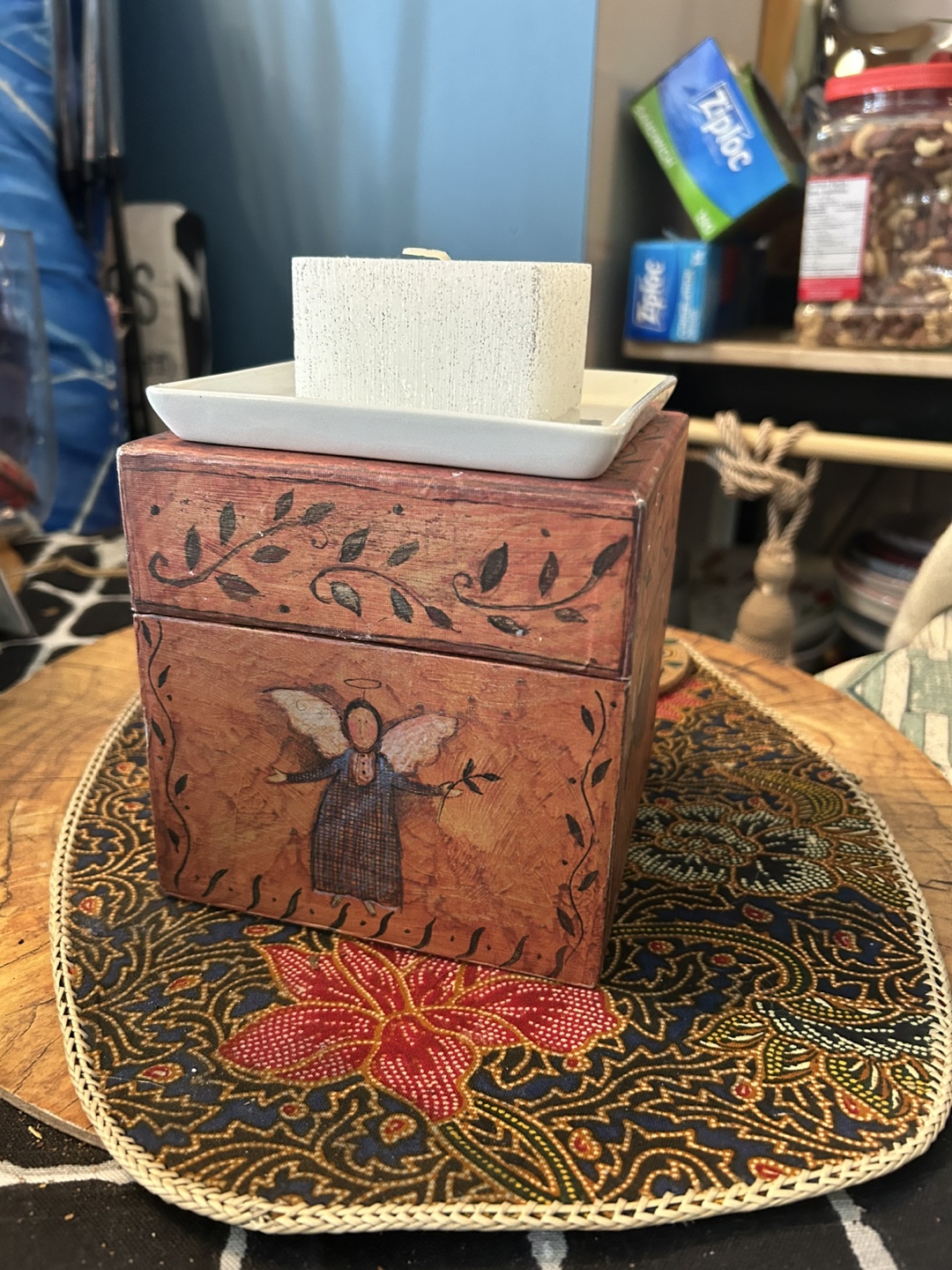 Angel box with candel relaxing