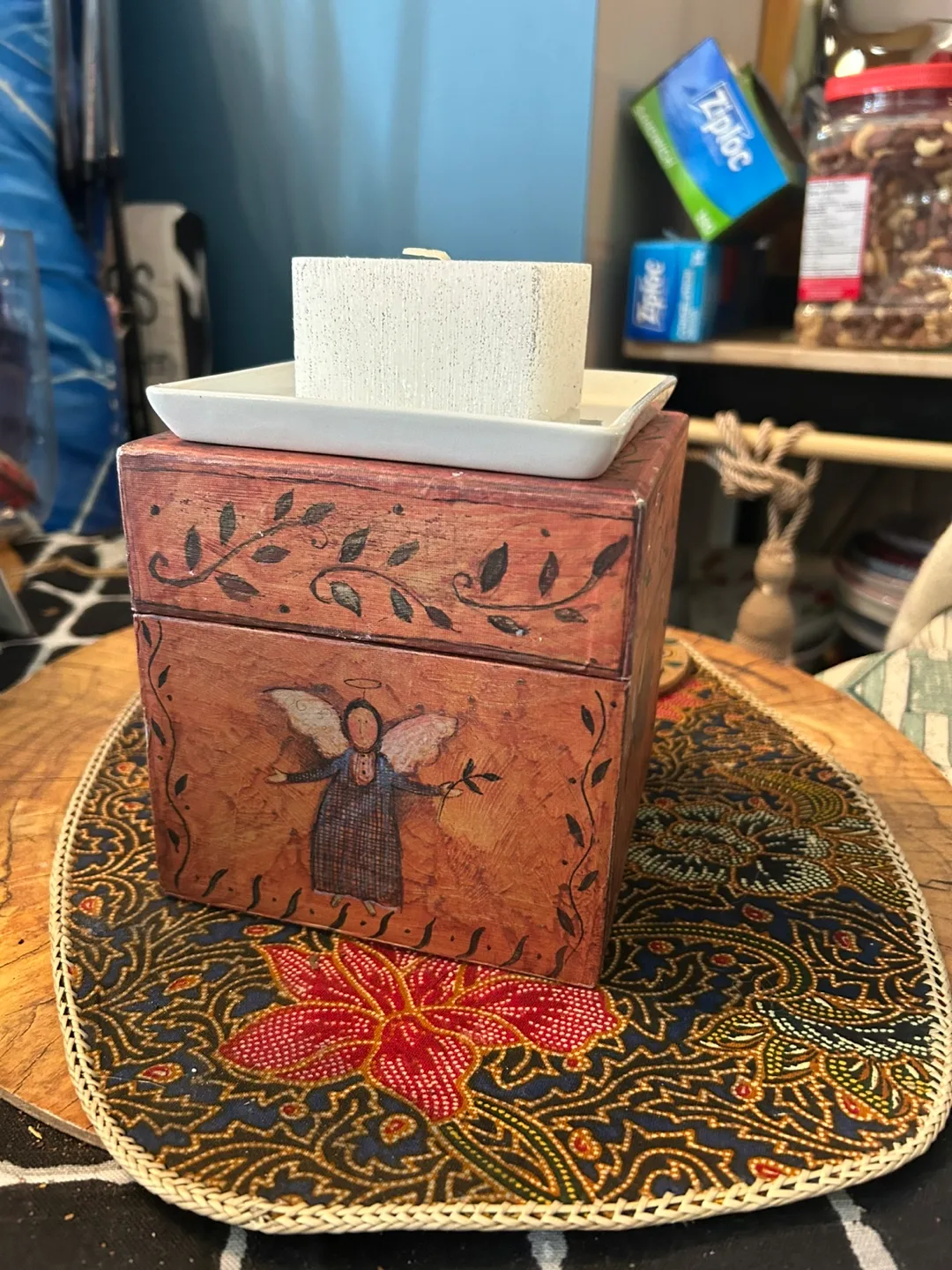 Angel box with candel relaxing