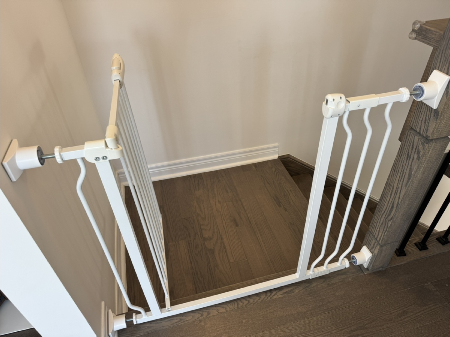 White Baby Safety Gate for Stairs - photo 2