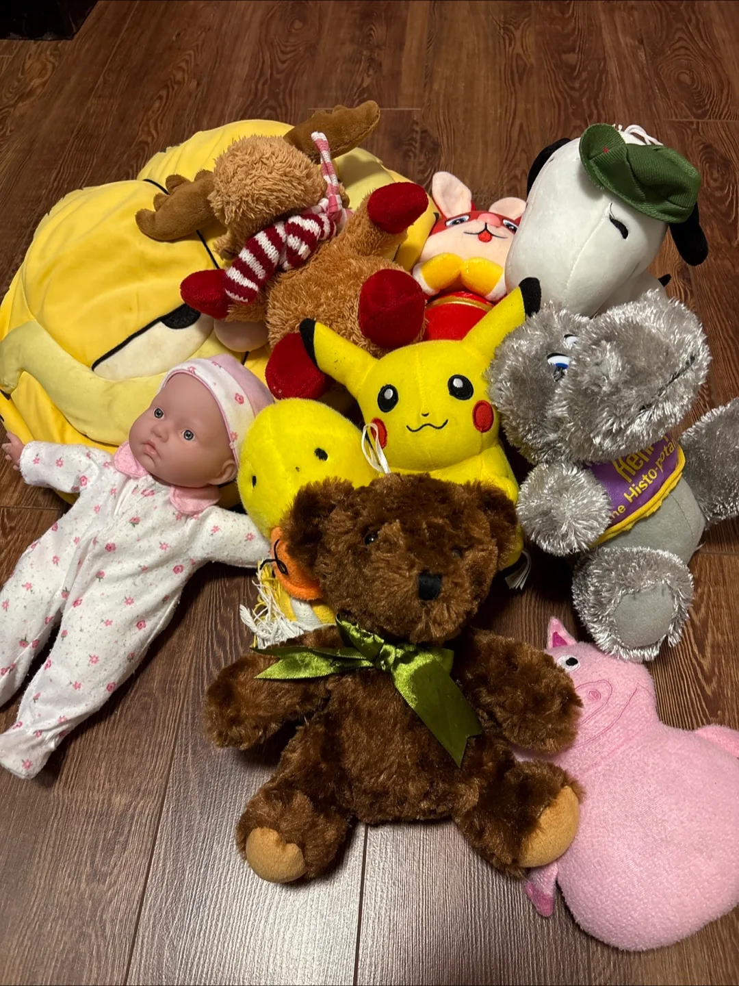 Bundle of 11 Stuffed Toys image indicator(2)