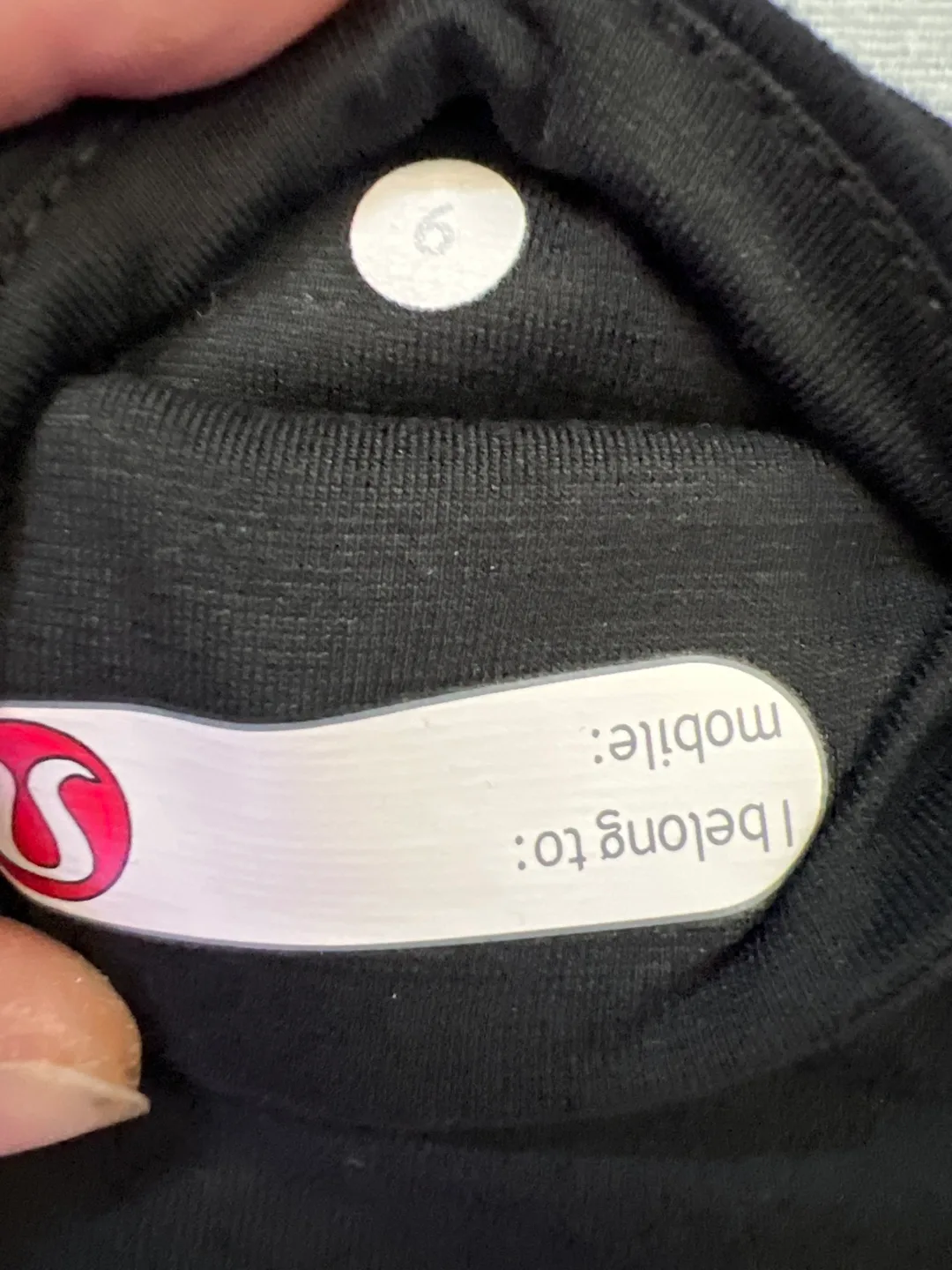 🍒 Reversible Lululemon Black Cropped Yoga Pants image indicator(3)