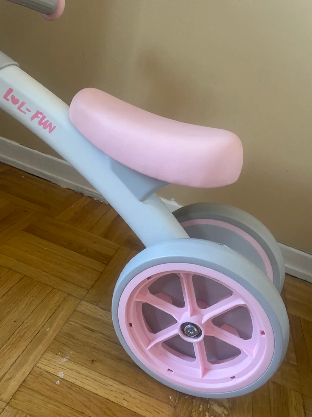 LOL-Fun Kids Balance Bike Tricycle image indicator(2)