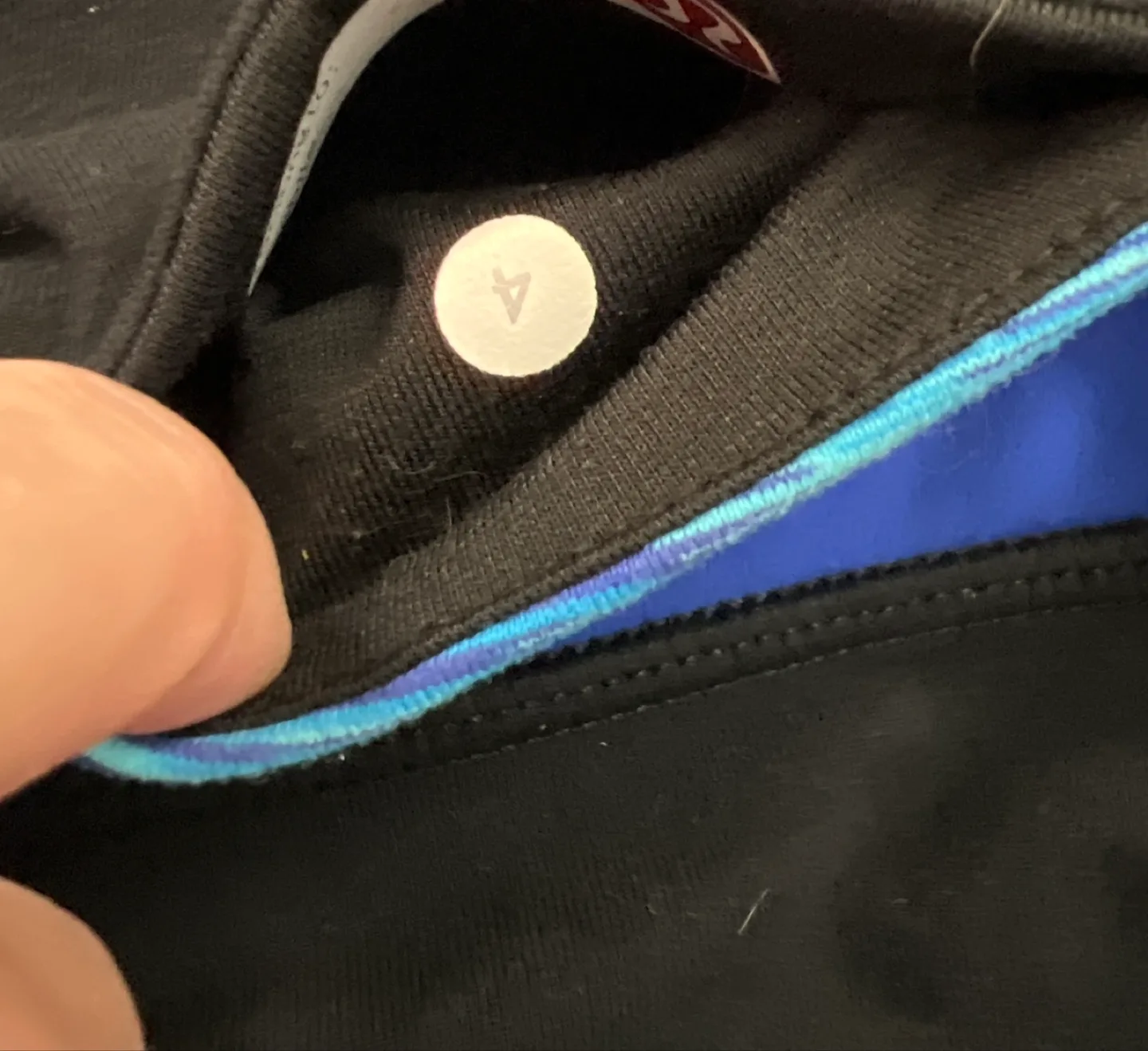 🍒 Reversible Lululemon Black Cropped Yoga image indicator(2)