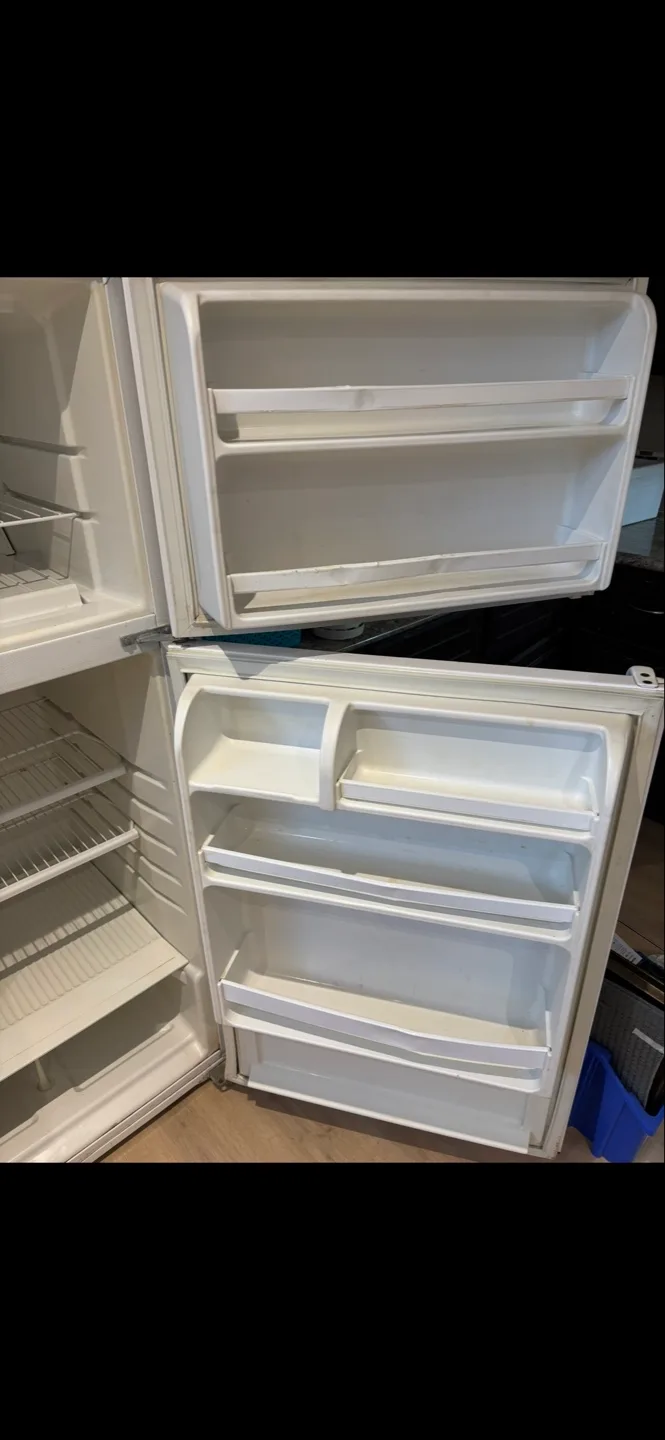 GE Top Freezer Refrigerator image indicator(4)