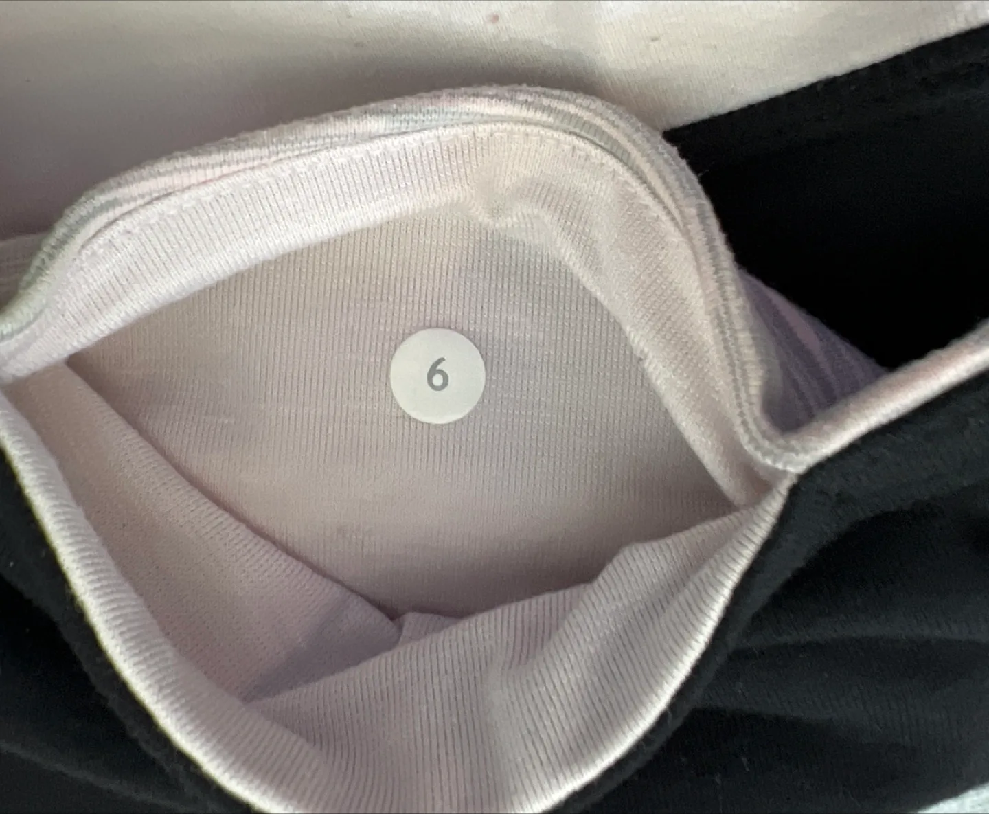 🍒 reversible Lululemon Black Crop Leggings image indicator(4)