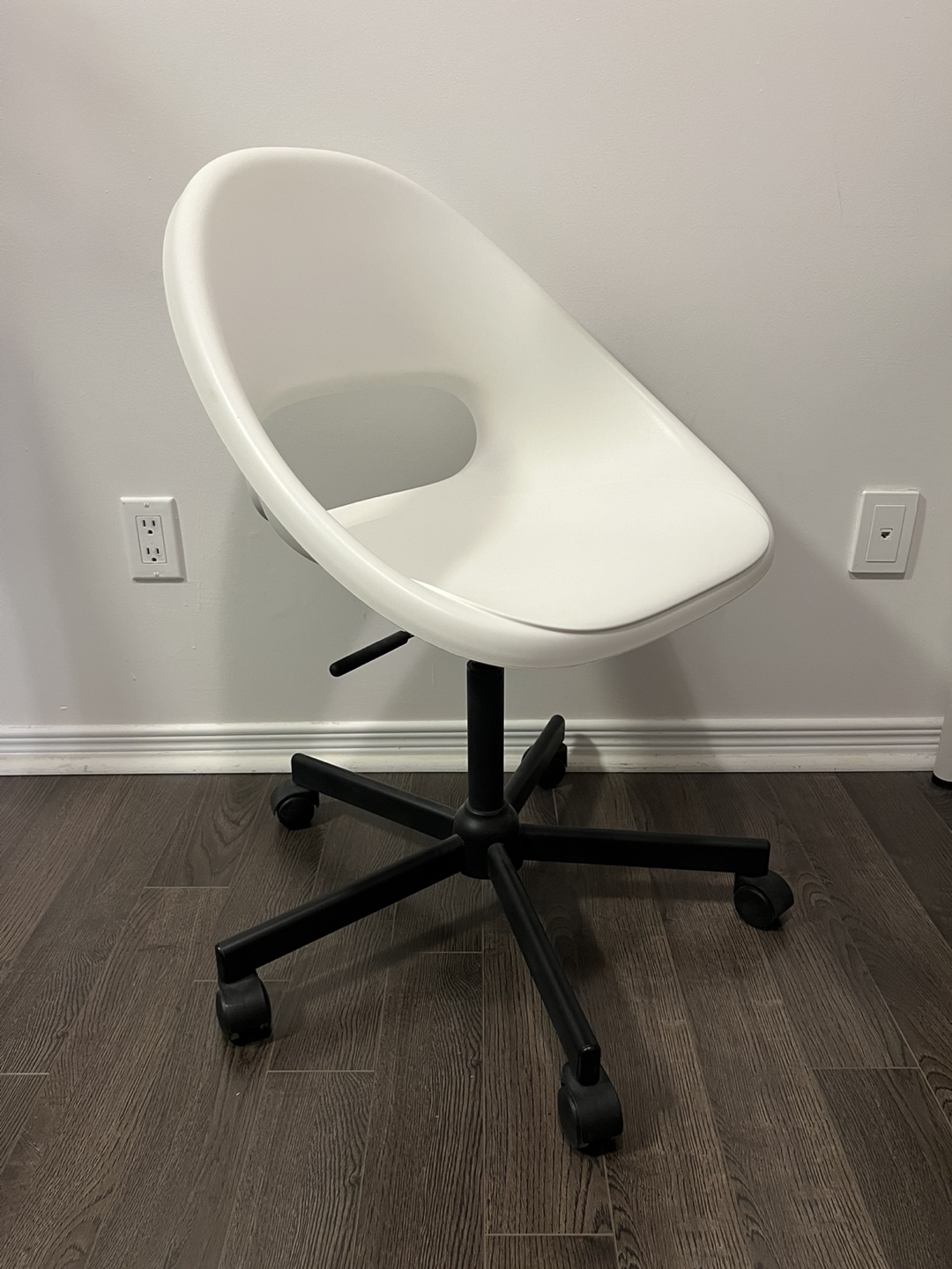 IKEA LOBERGET/MALSKAR Swivel Chair - White/Black
