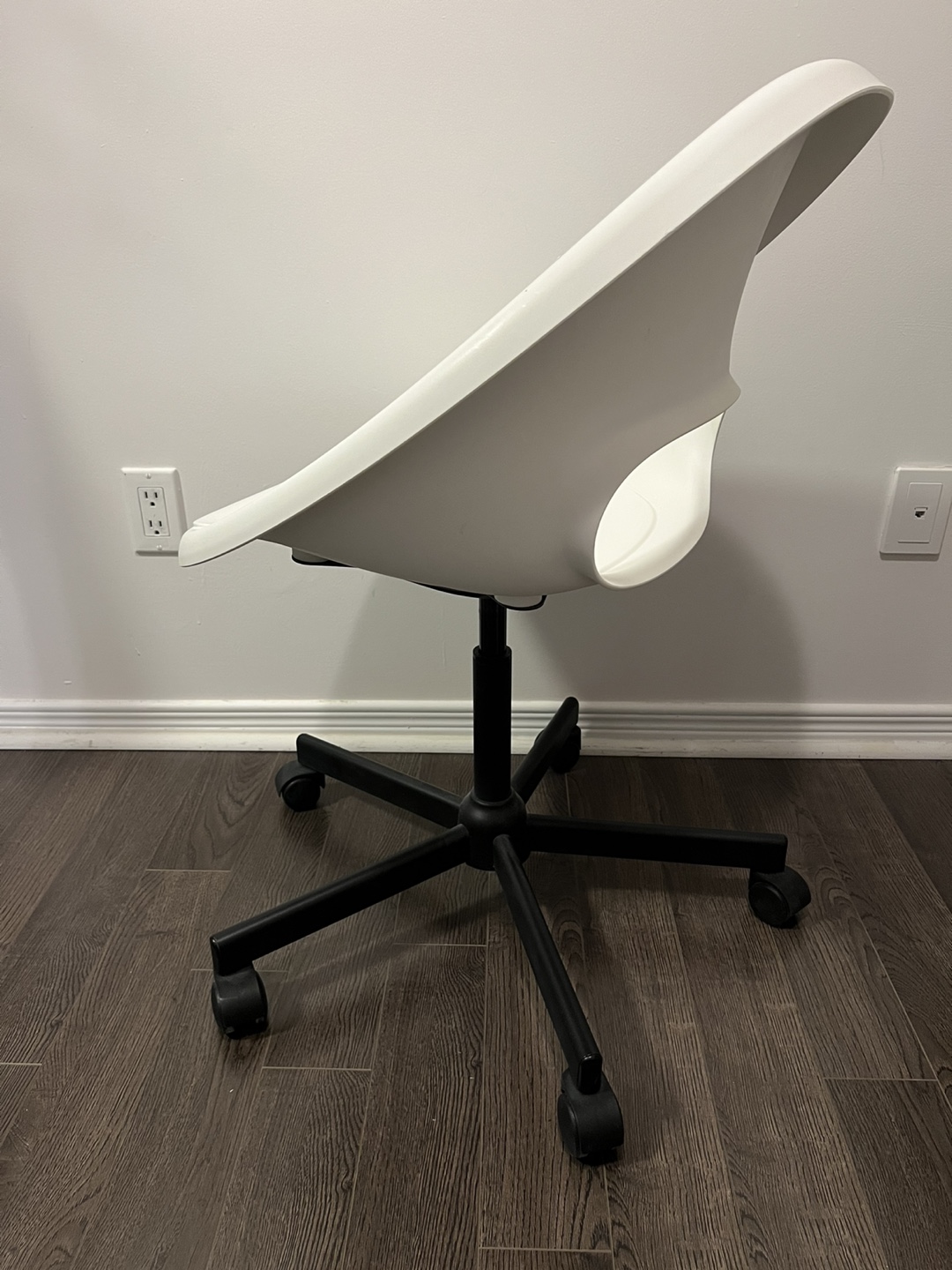 IKEA LOBERGET/MALSKAR Swivel Chair - White/Black - photo 2