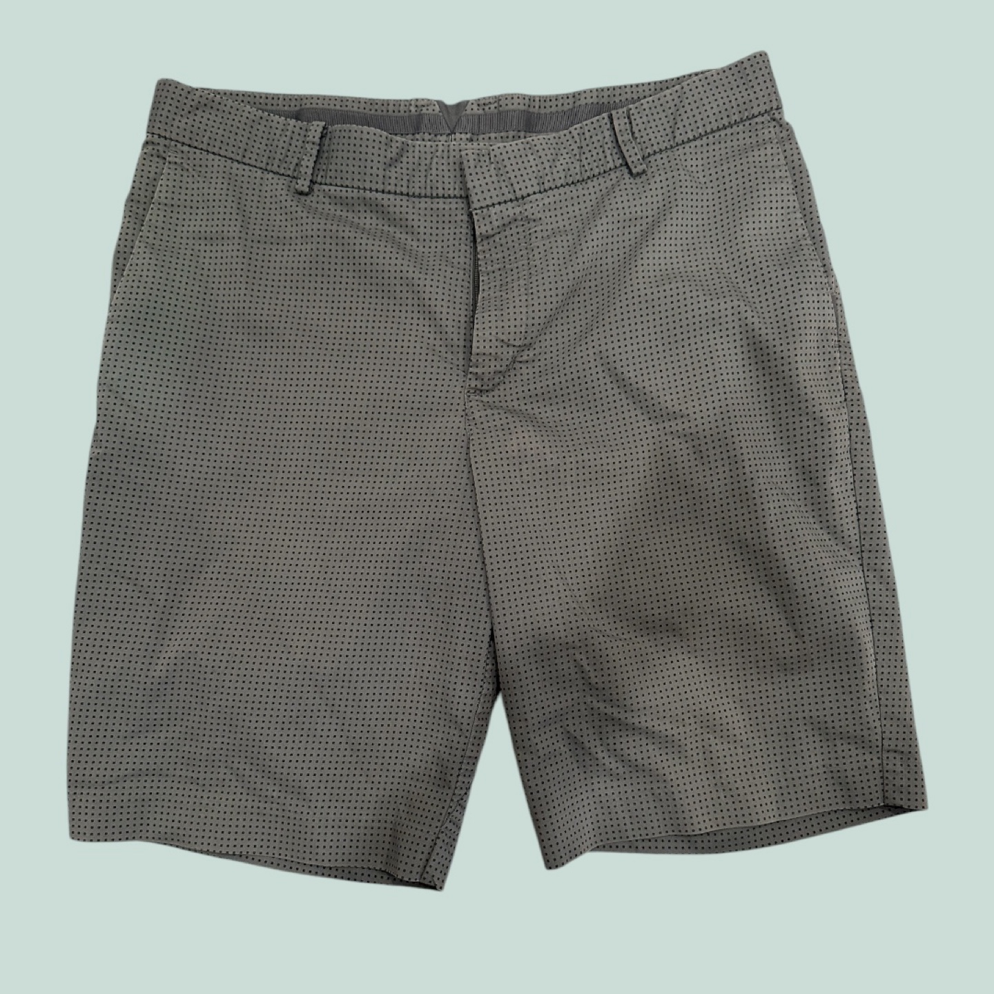 Nike Golf Shorts - Size 34 - Modern Fit - Grey