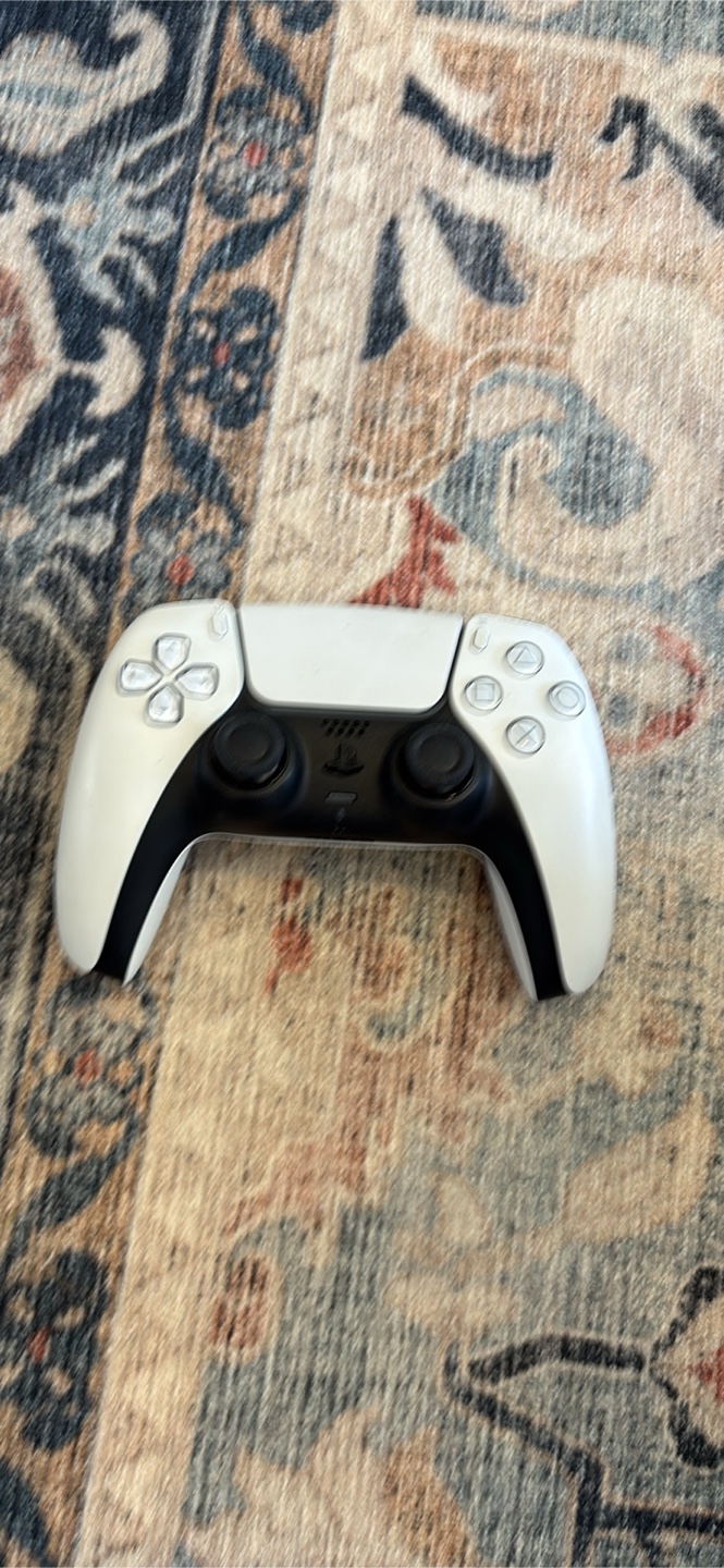 PlayStation 5 w/ 2 DualSense Controllers - White & Light Blue - photo 4