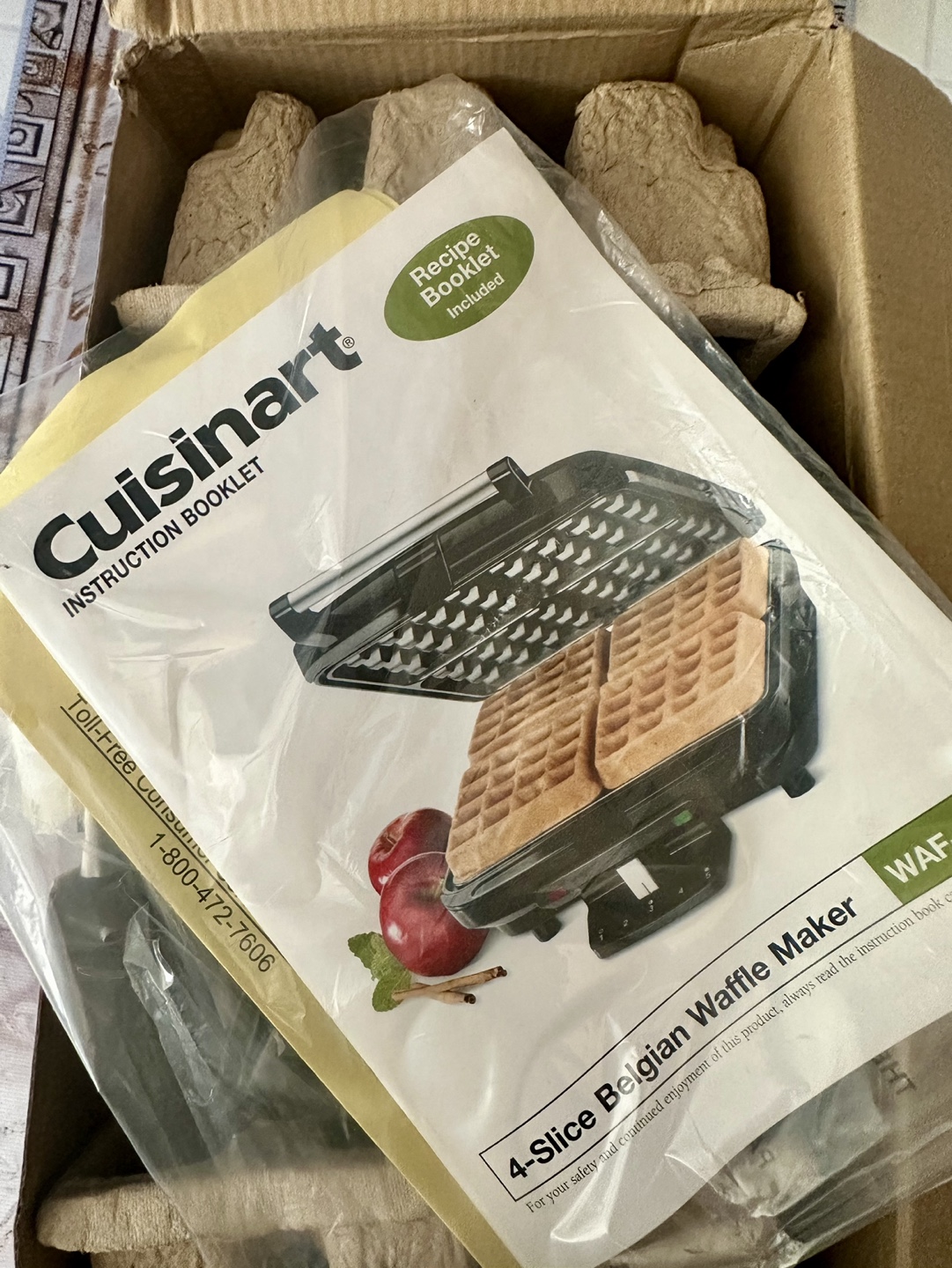 Cuisinart 4-Slice Belgian Waffle Maker - WAF-100C - New in Box - photo 2