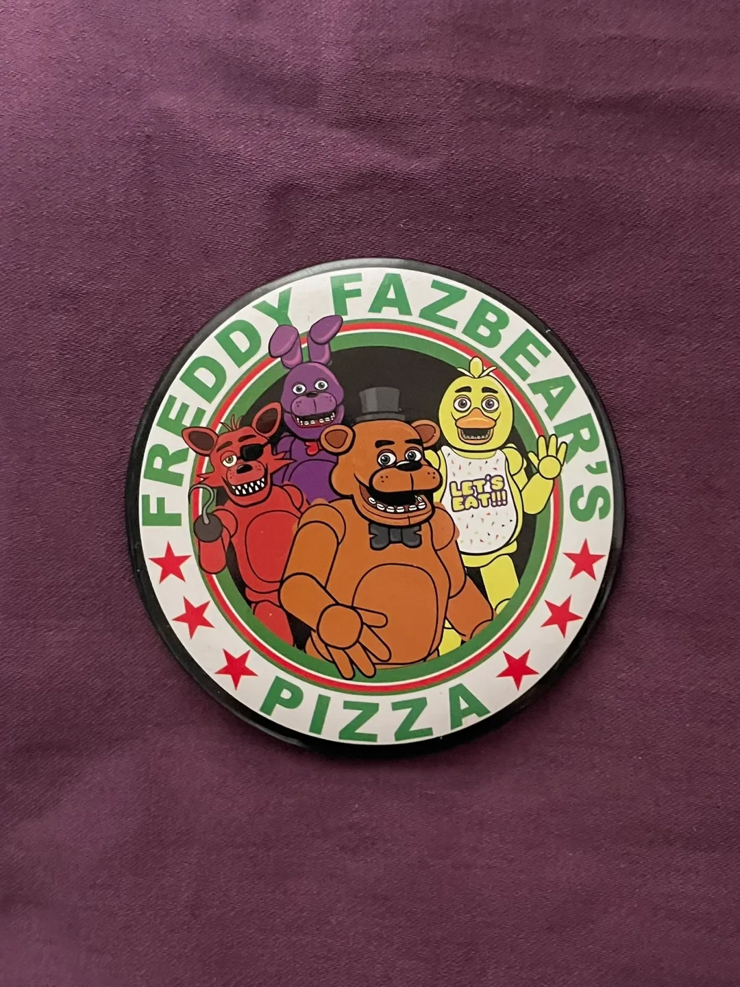 Freddy Fazbear's Pizza Button thumbnail