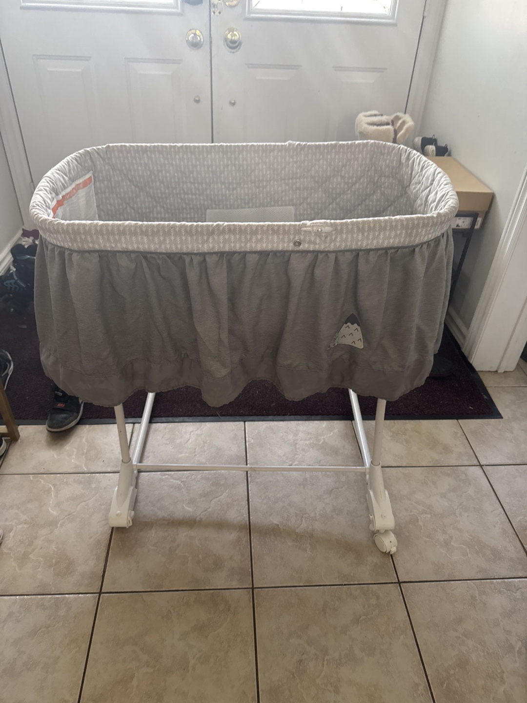 Baby bassinet with stand