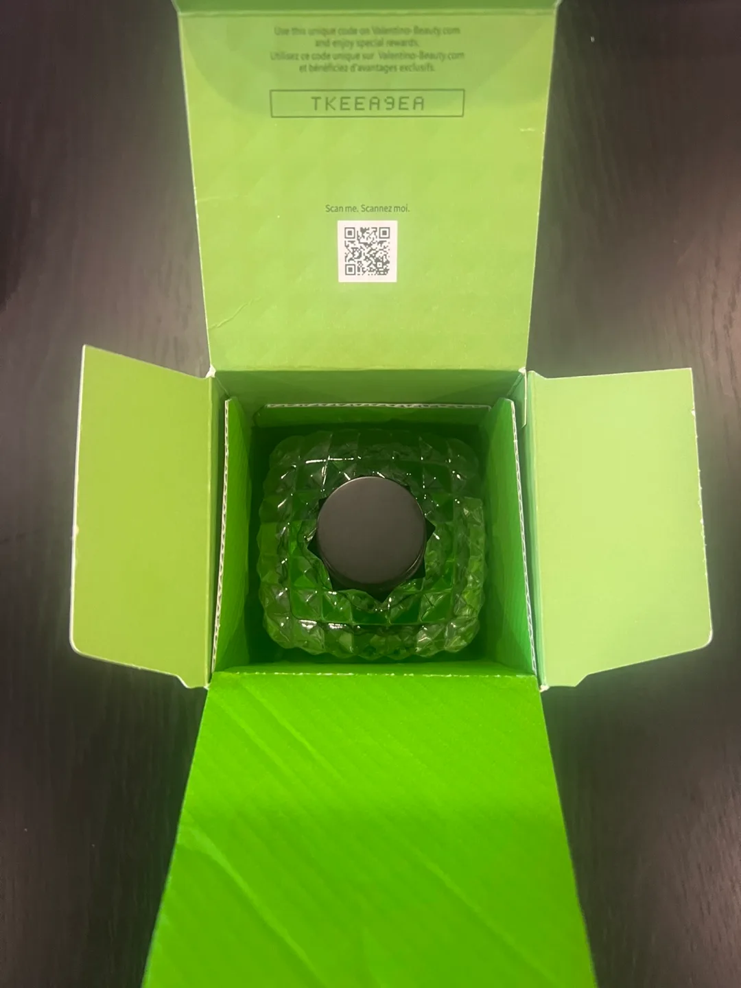 Valentino Donna Born in Roma Green Stravaganza EDP image indicator(4)