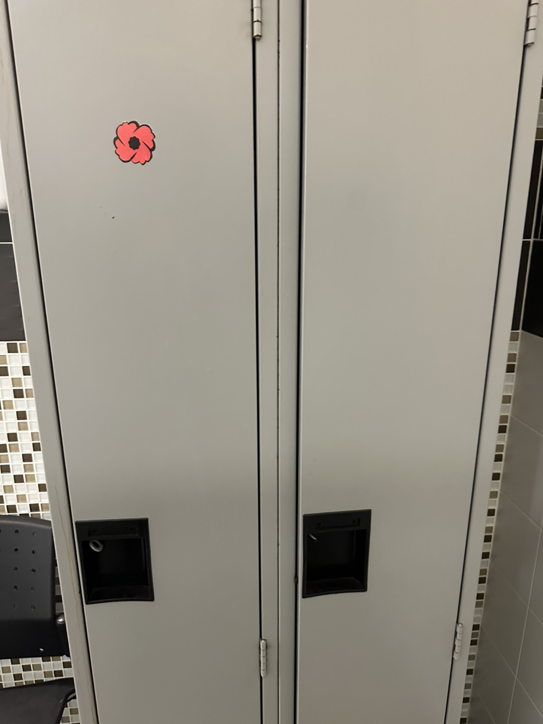 Double Locker - Grey Metal Storage Unit - photo 2