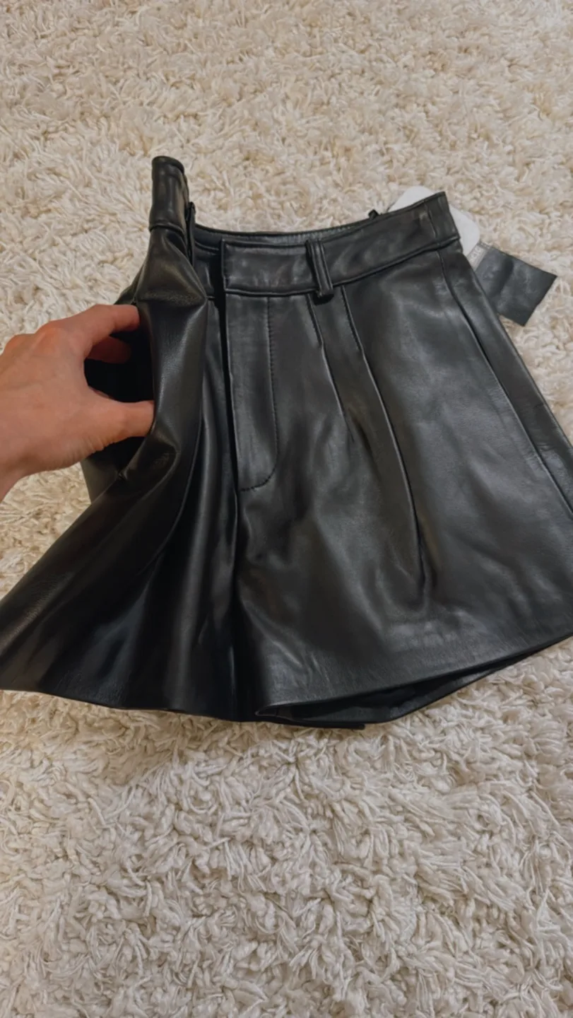 Black Leather Shorts image indicator(3)