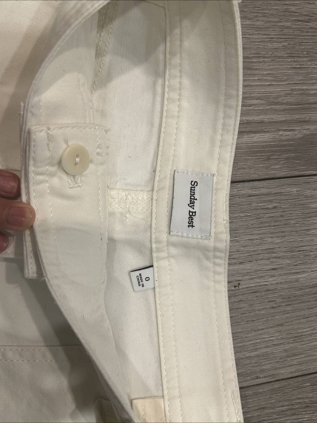 Aritzia White Cargos - photo 2