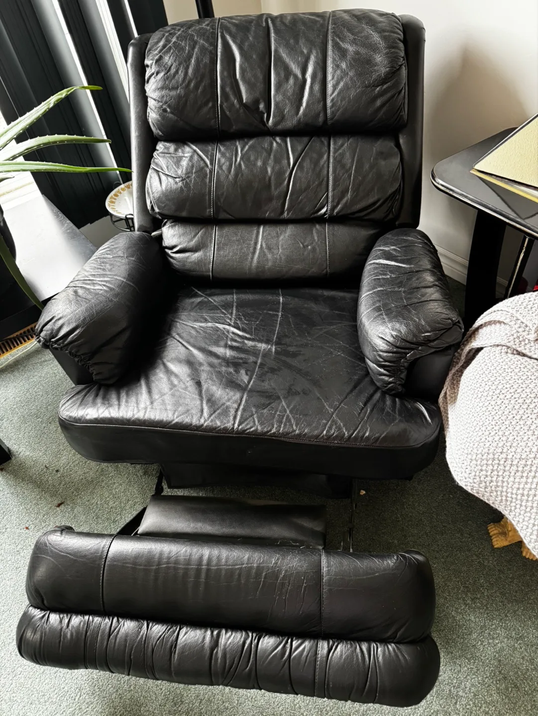 Black Leather Recliner thumbnail