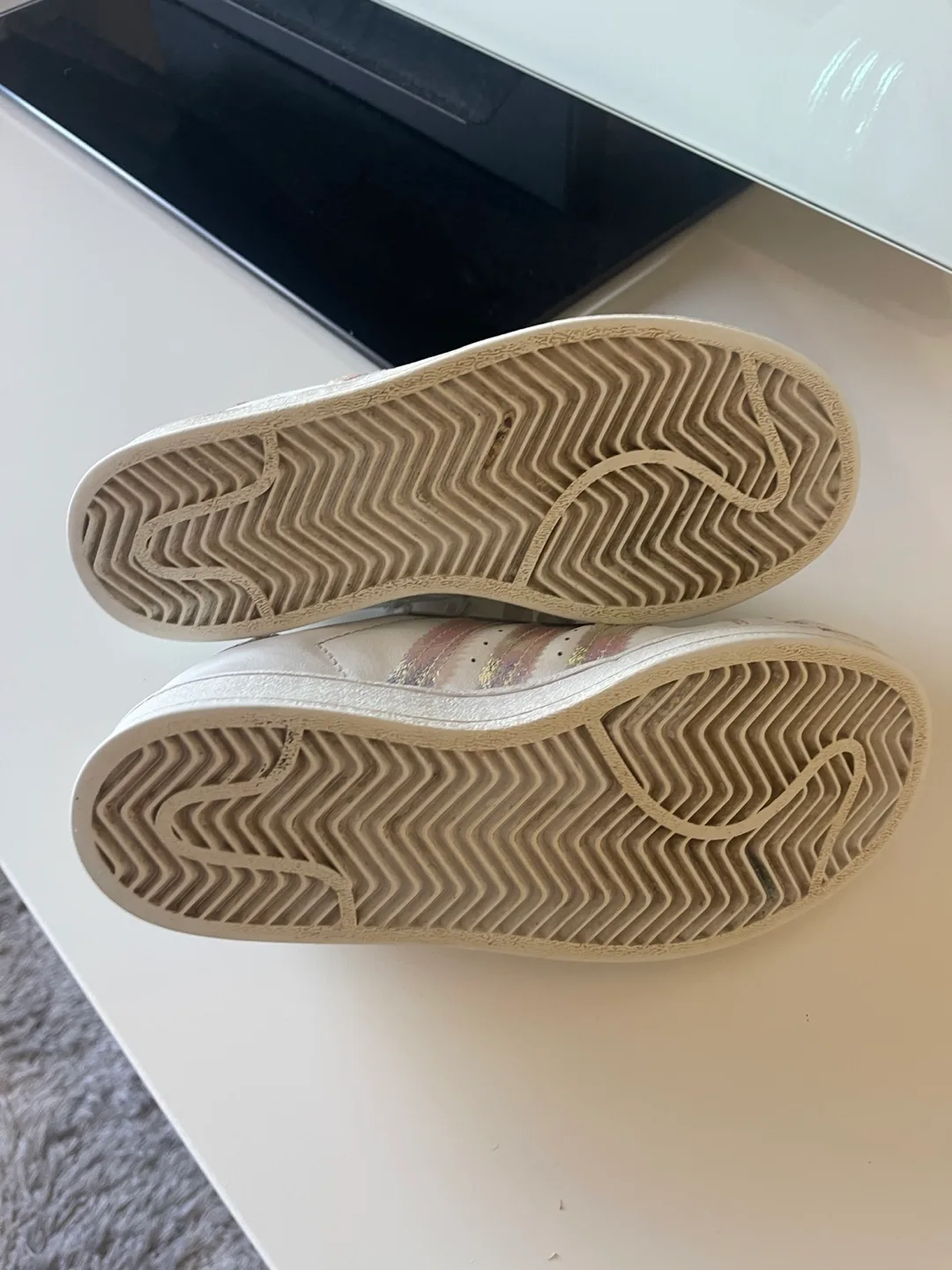 Adidas Superstar Shoes - Girls Size 13 1/2 kids image indicator(4)