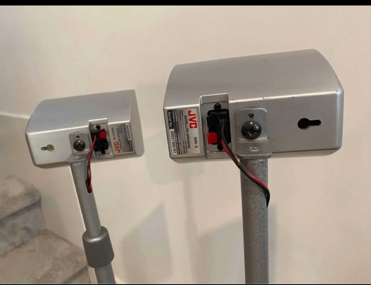 JVC SATELLITE SPEAKERS AND METAL STANDS image indicator(4)