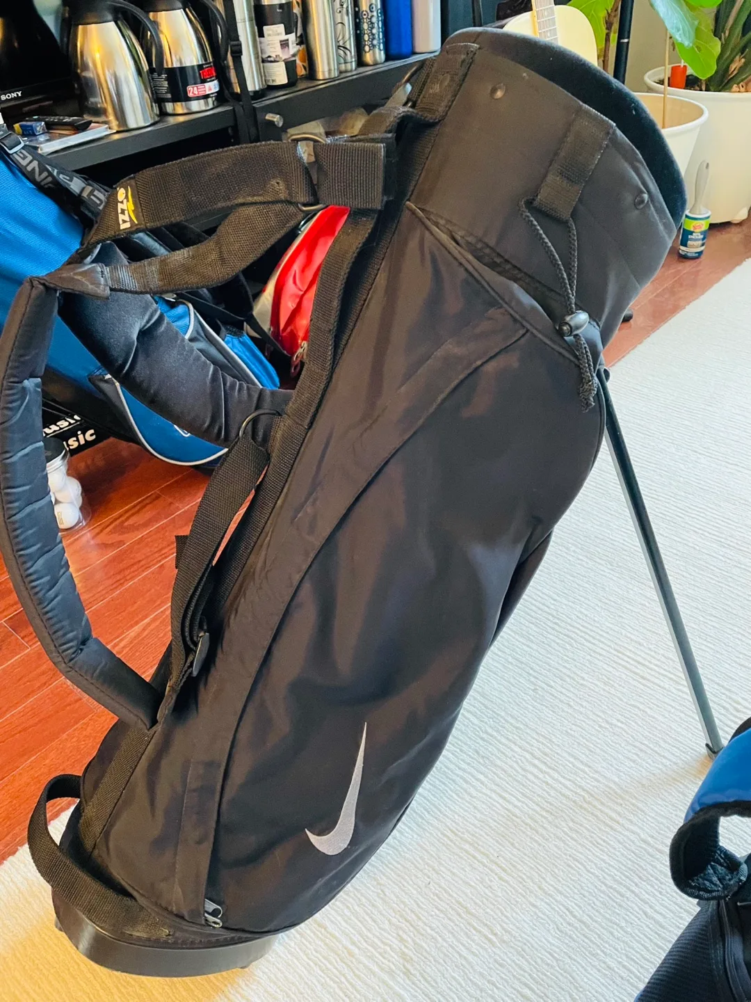 Callaway XJ & Nike UltraLite Junior Golf Bags (30” High) image indicator(8)