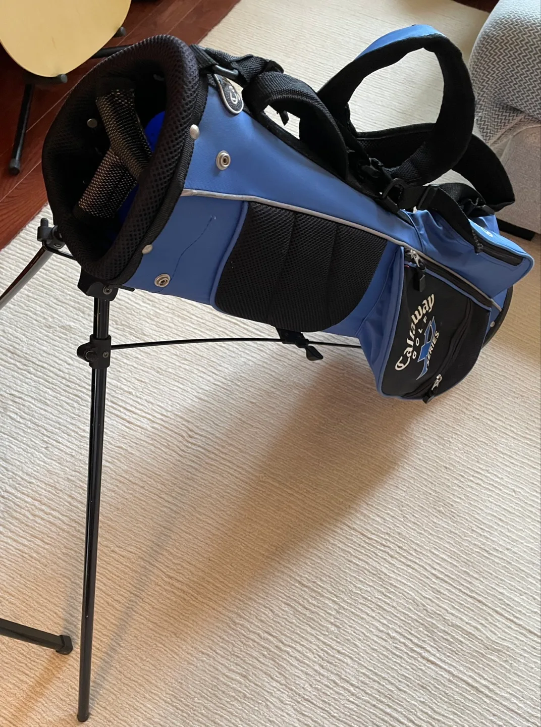 Callaway XJ & Nike UltraLite Junior Golf Bags (30” High) image indicator(7)