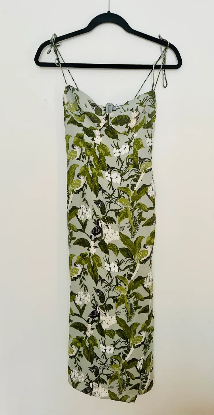 Reformation Kourtney Dress size 6 image indicator(5)