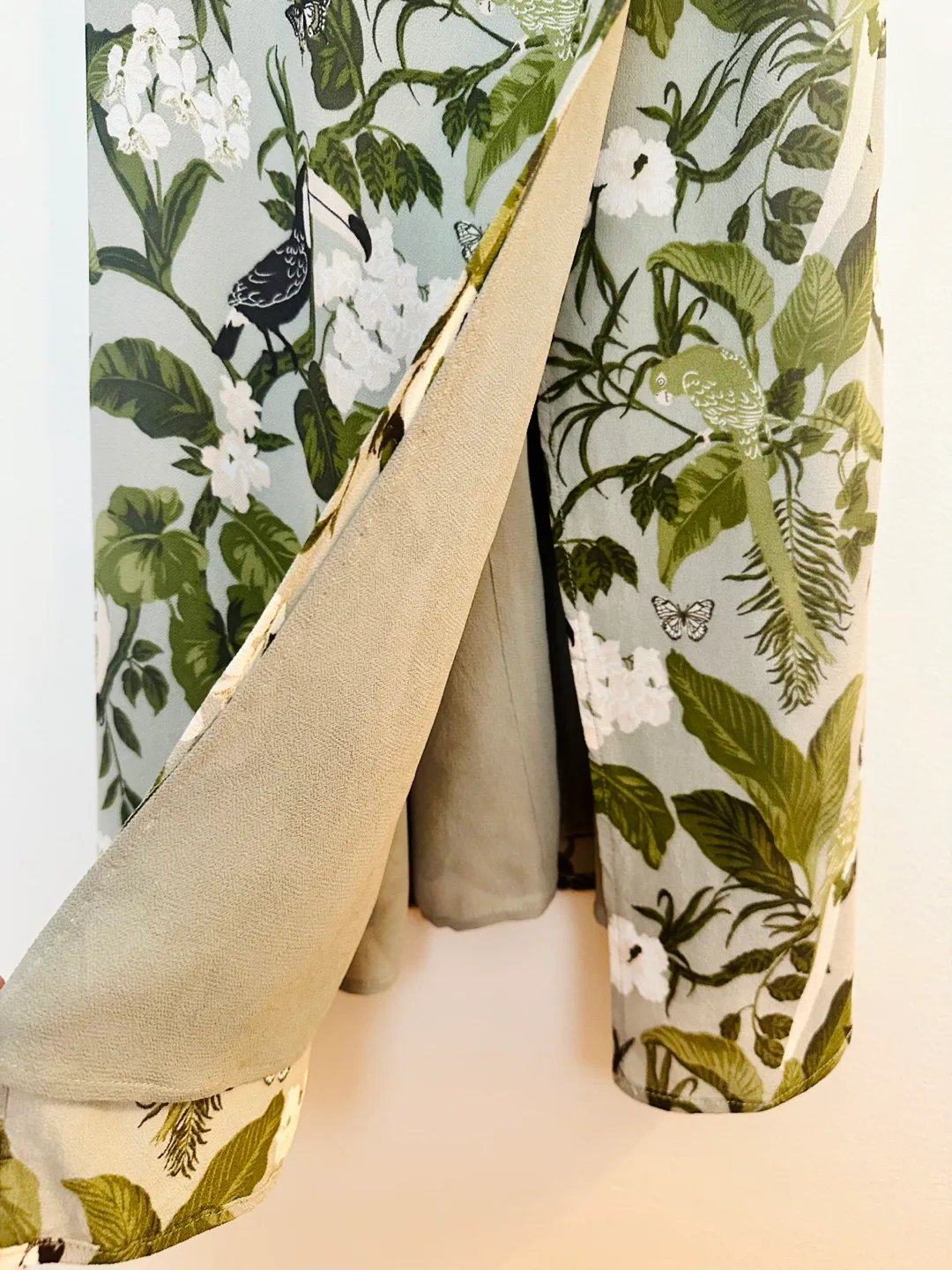 Reformation Kourtney Dress size 6 image indicator(8)