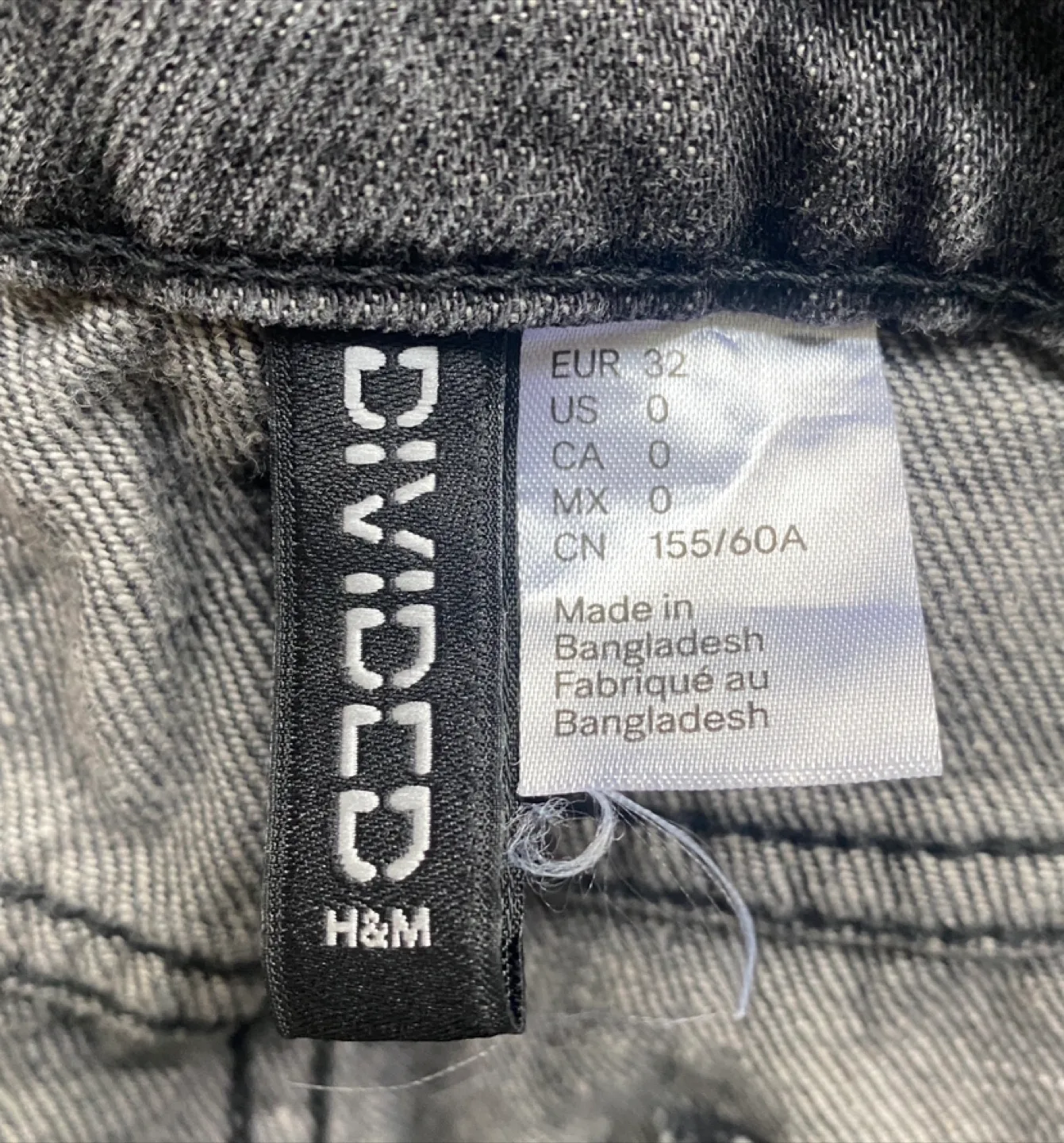 H&M Divided Black Cargo Jeans Size 0 image indicator(3)