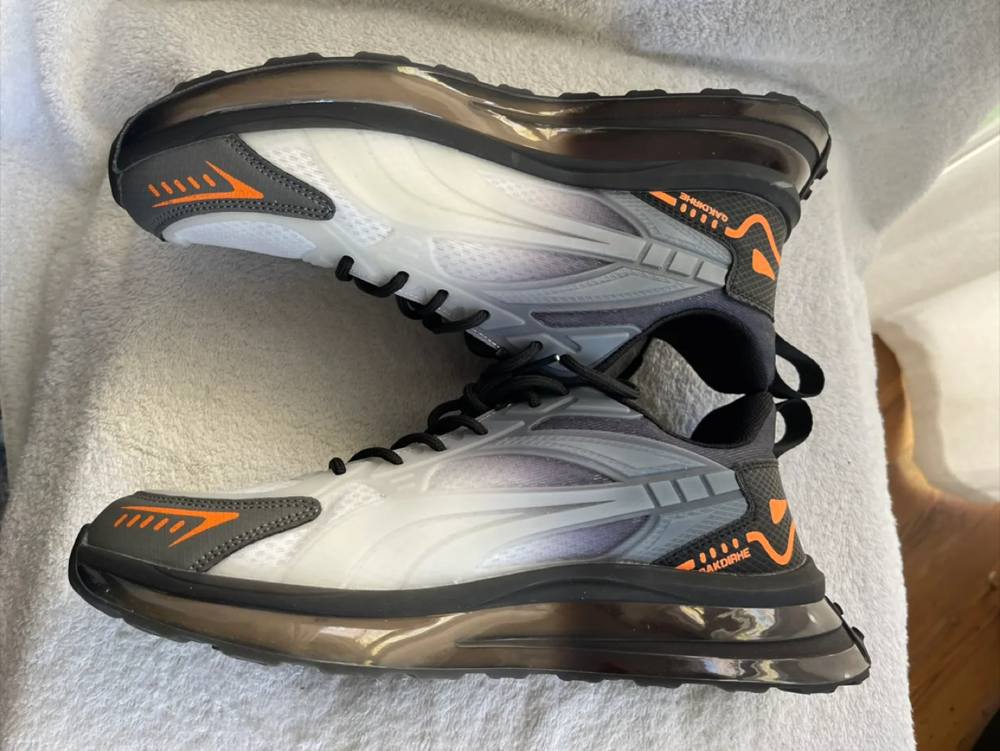 Stay Wild New York City Sneakers image indicator(6)