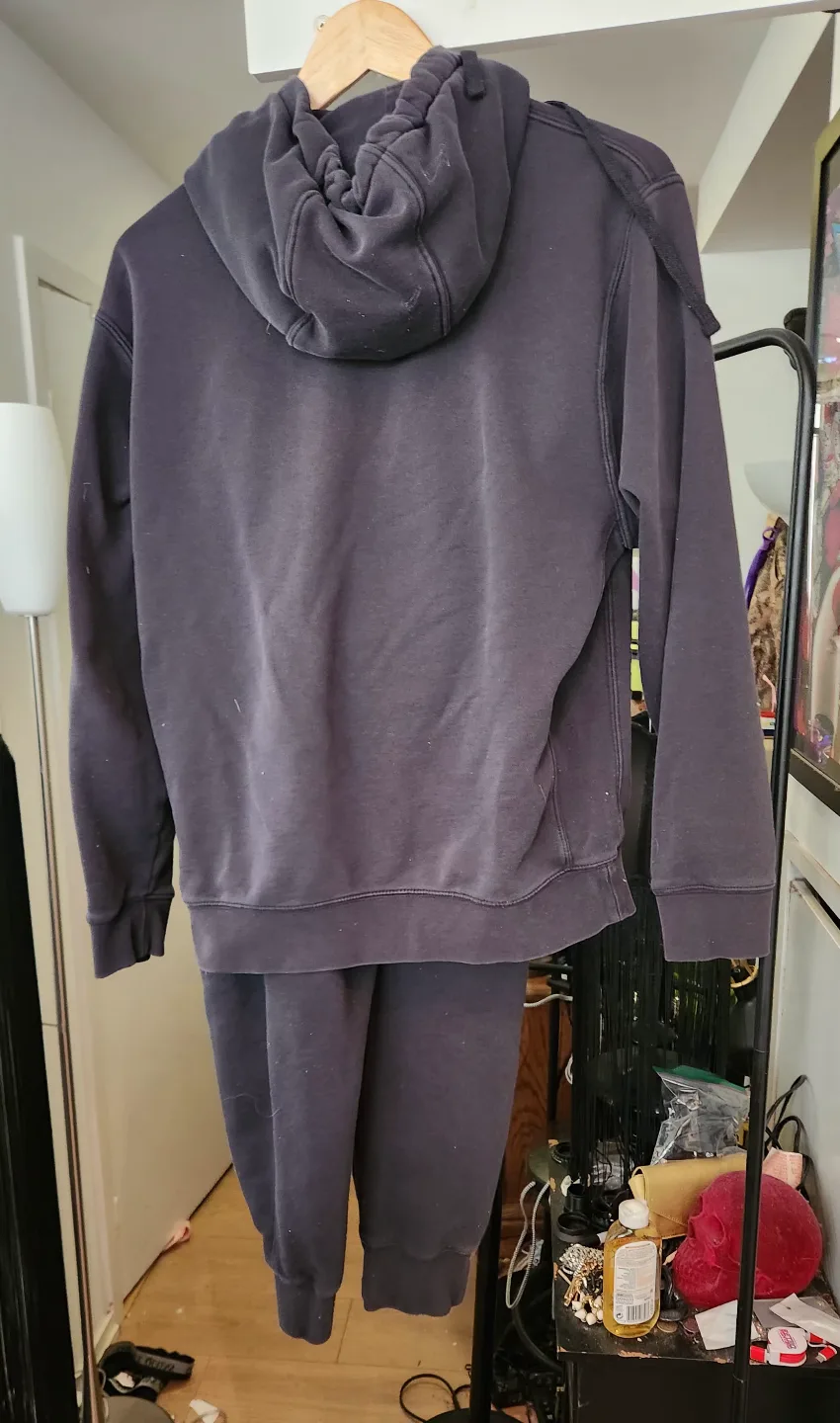 Nike Men's Size Medium Dark Grey/Black Hoodie/Sml Joggers Set image indicator(2)