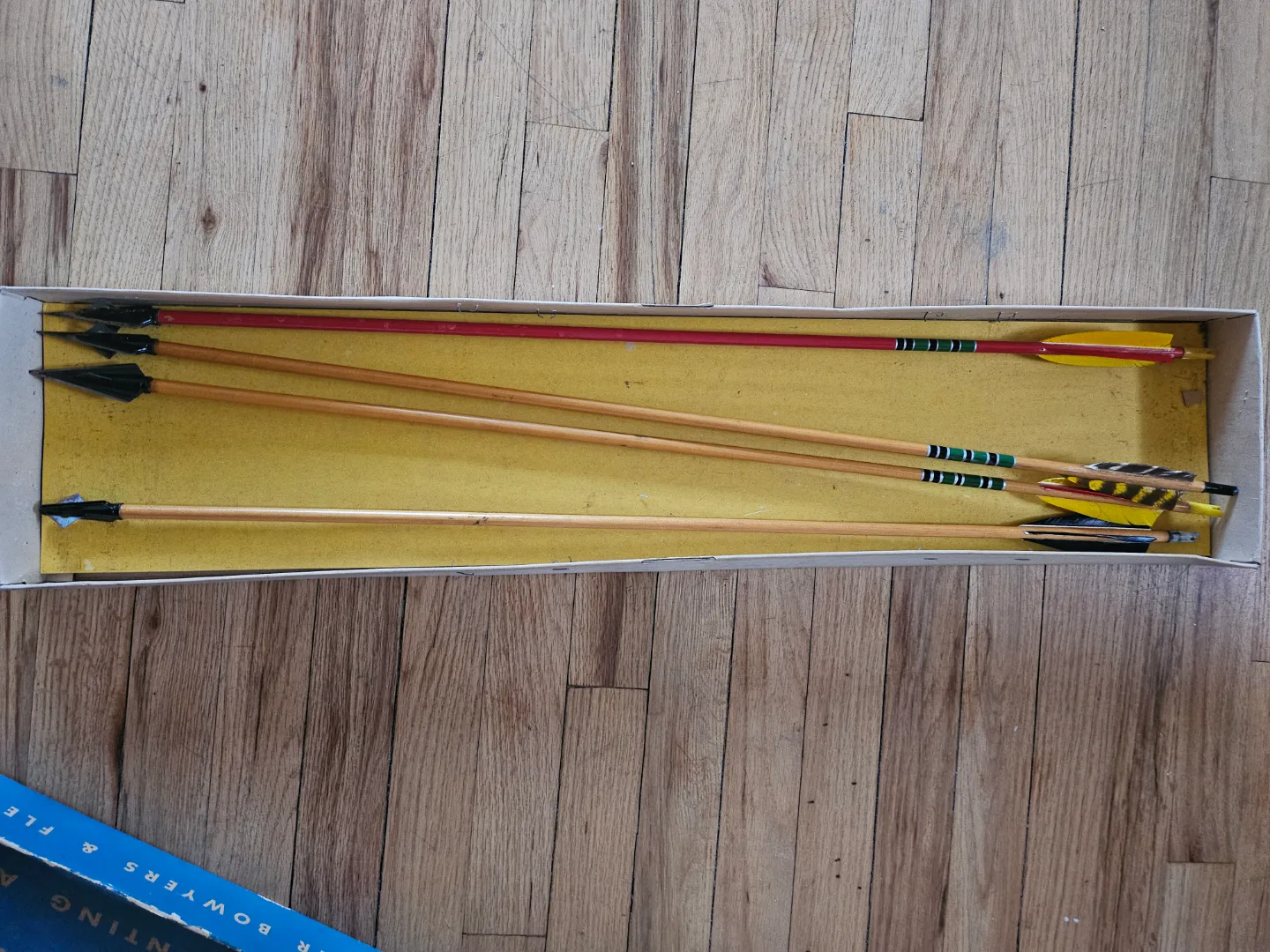 VINTAGE STEMMLER BIG GAME ARROWS image indicator(4)