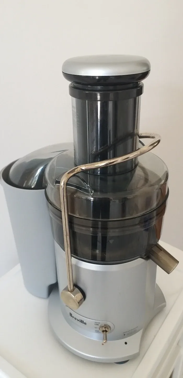 Breville Juice Fountain Plus Juicer with Pulp Container image indicator(2)