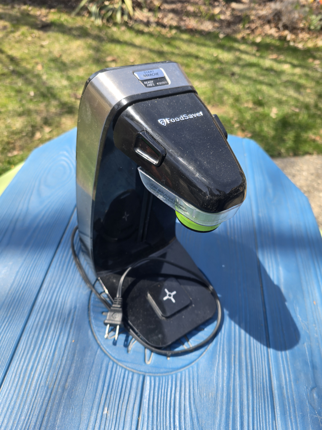 FoodSaver Vacuum Sealer - photo 2