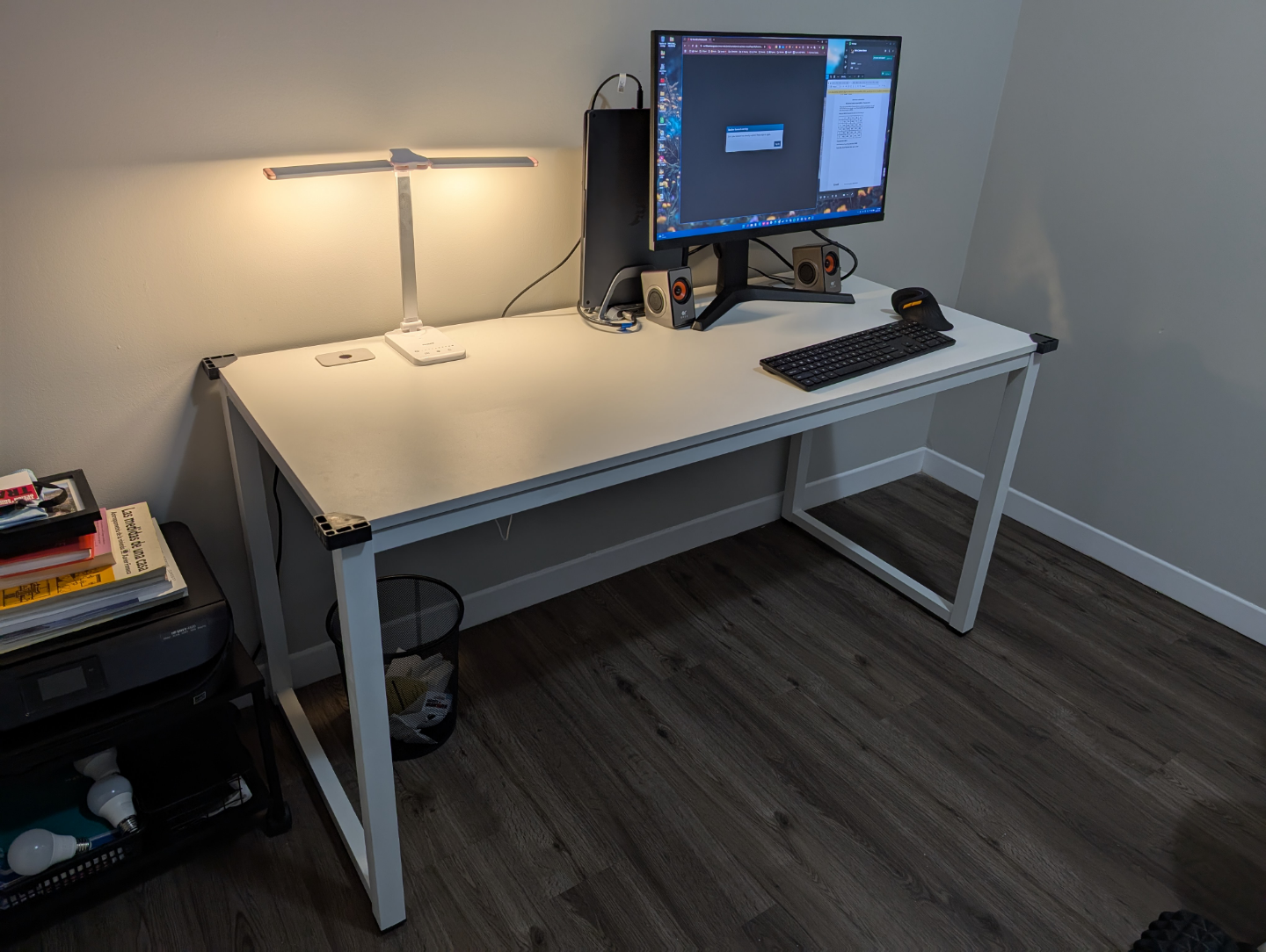 55" comercial grade desk for home or office. 140cm