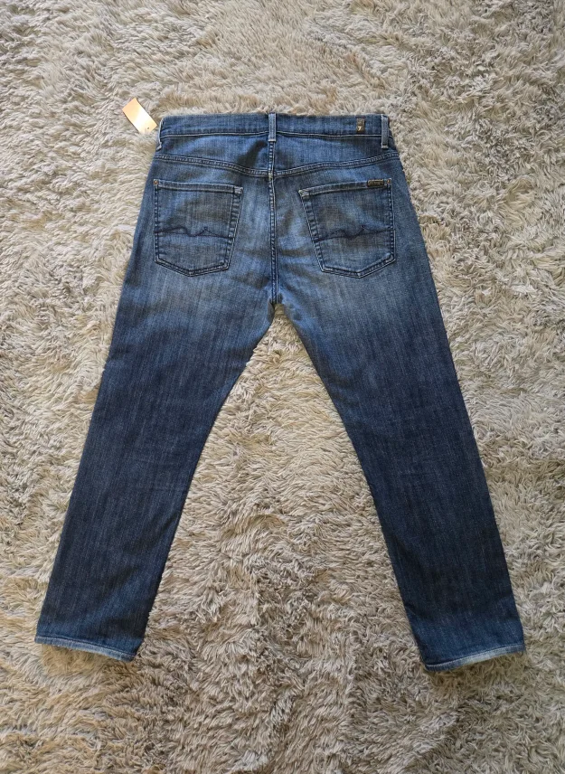 7 For All Mankind The Straight Jeans image indicator(4)