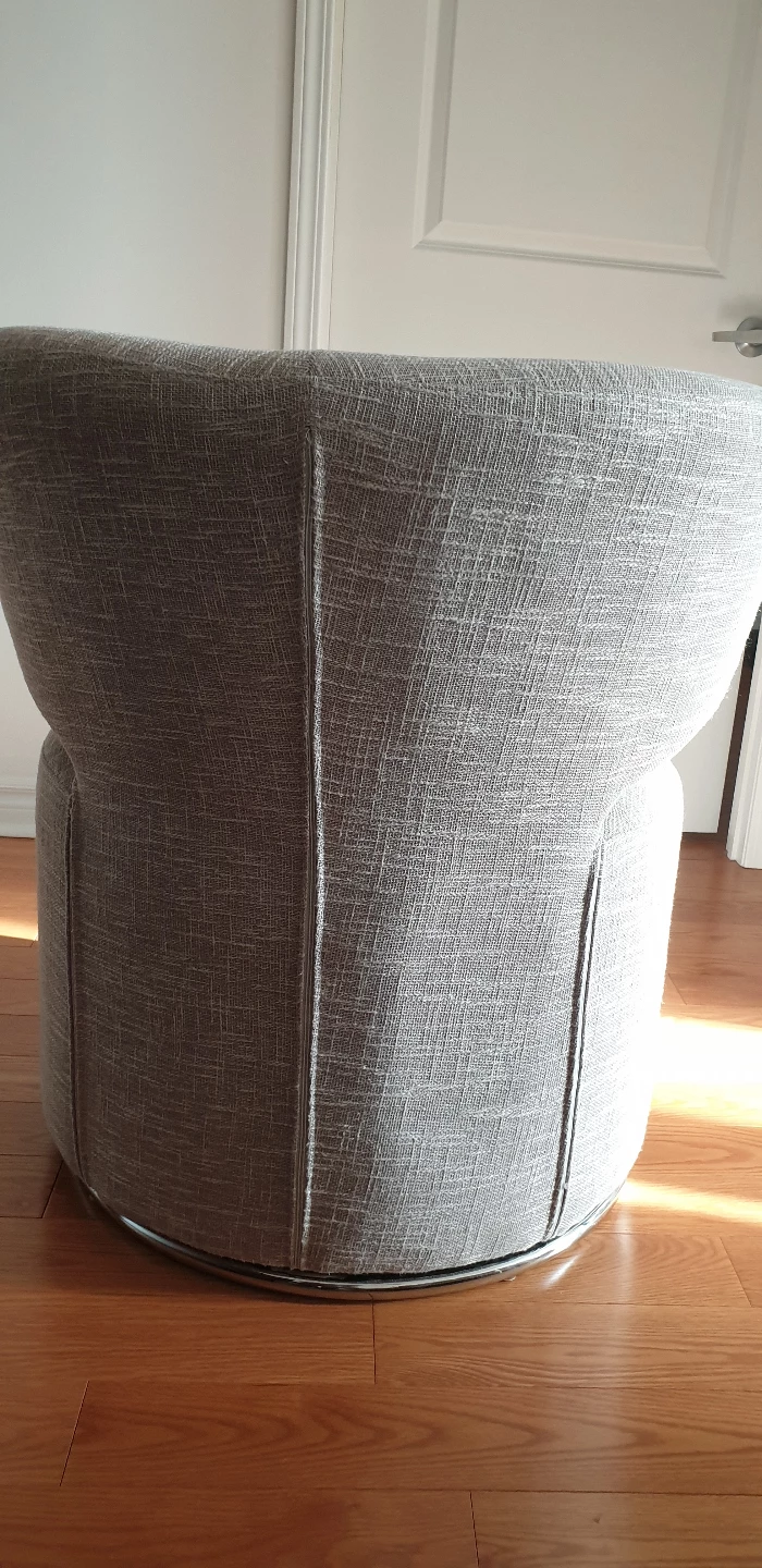 used structube accent chair - photo 4