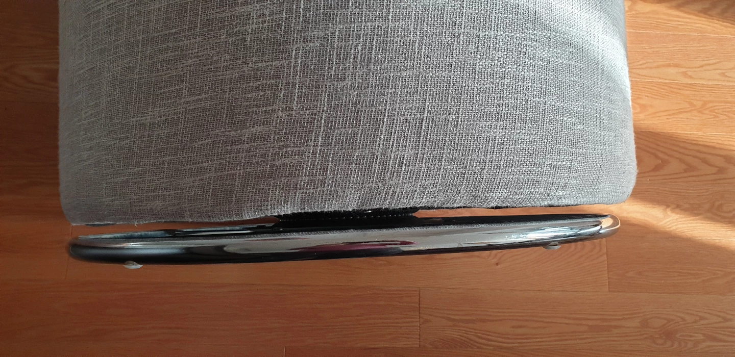 used structube accent chair - photo 5