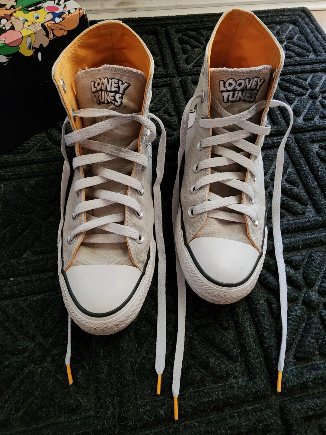 Bugs Bunny Limited Edition Converse image indicator(4)
