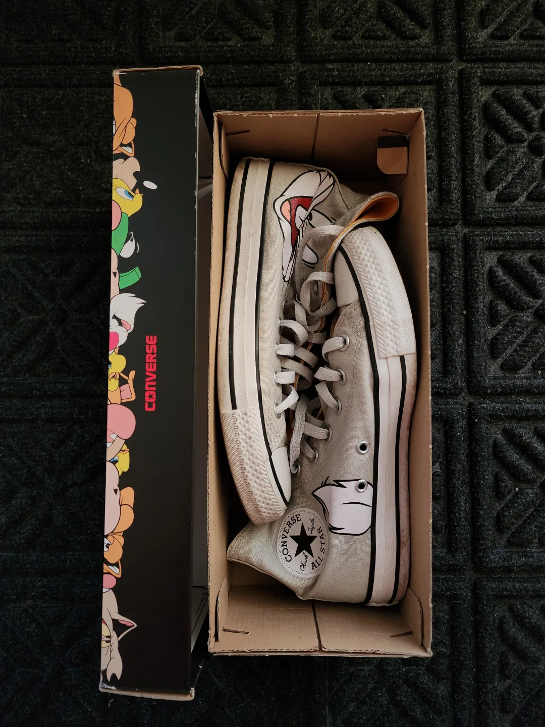 Bugs Bunny Limited Edition Converse image indicator(7)