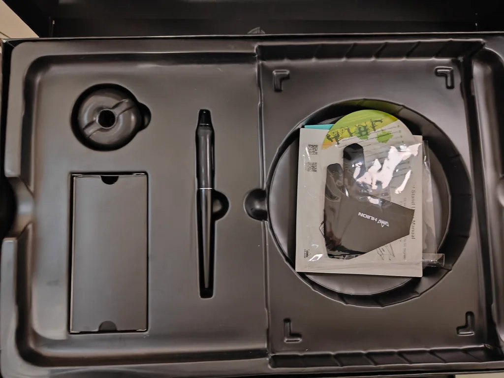 Huion Kamvas 16 Graphic Drawing Tablet image indicator(5)