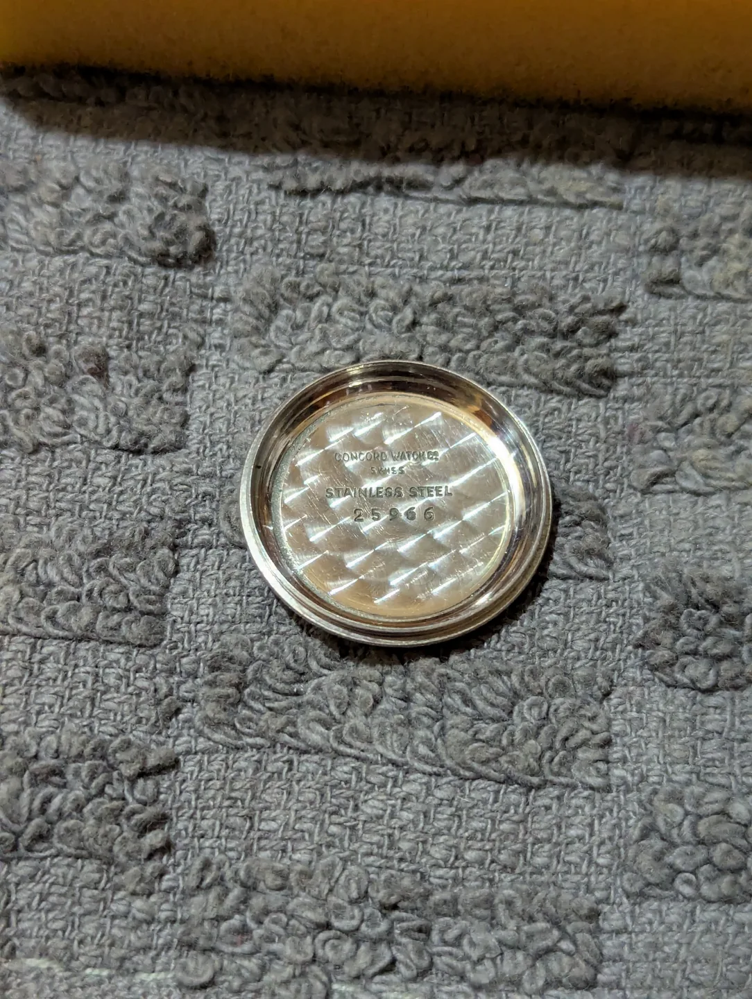 Vintage 1947 Concord Watch works great, smooth winding image indicator(2)