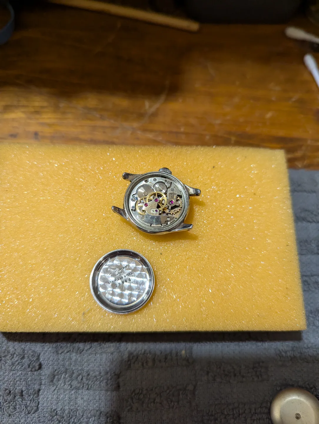 Vintage 1947 Concord Watch works great, smooth winding image indicator(4)