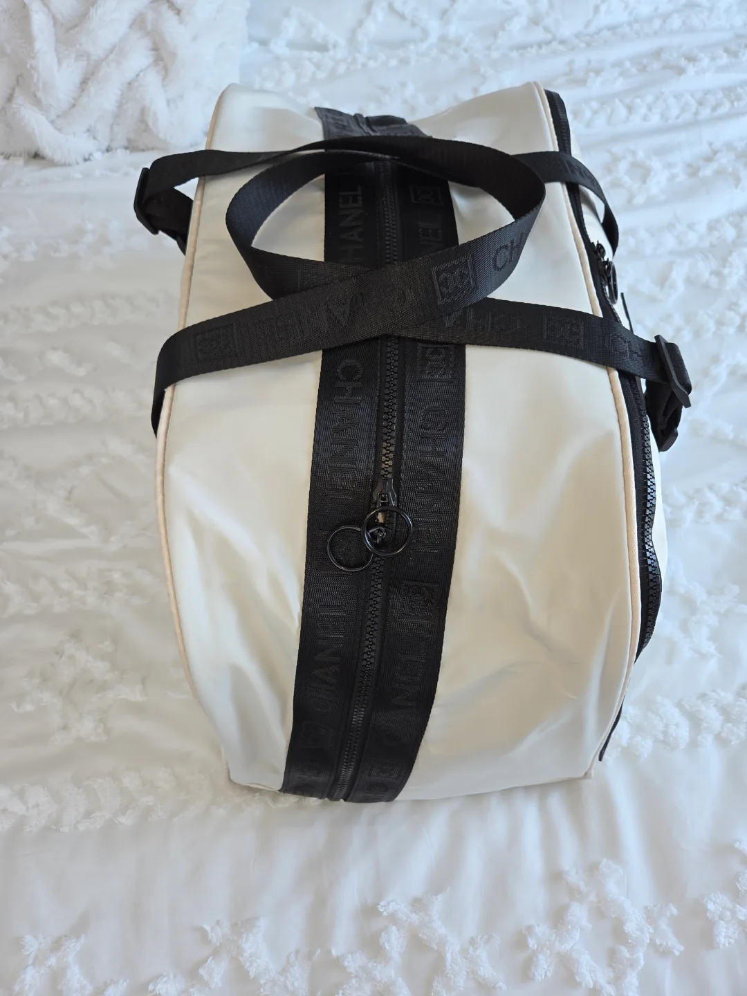 Chanel Off-White Travel Bag image indicator(4)