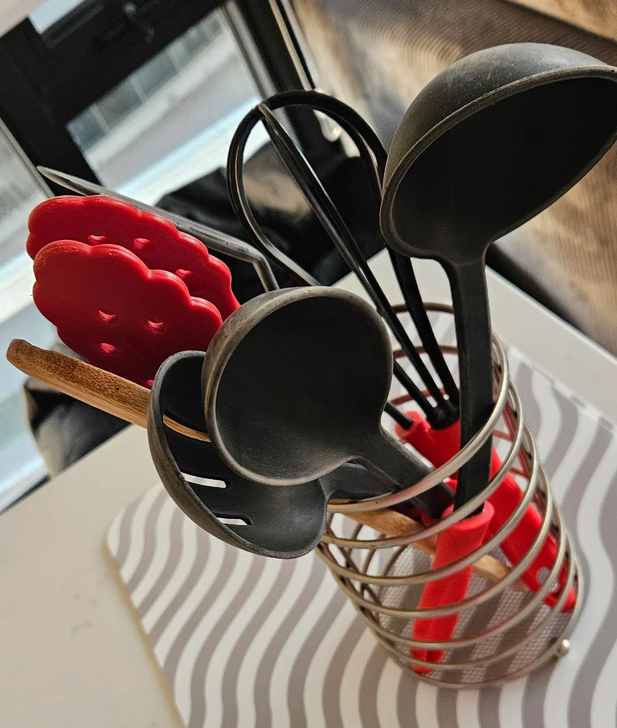 Set of Kitchen Utensils with Holder image indicator(2)