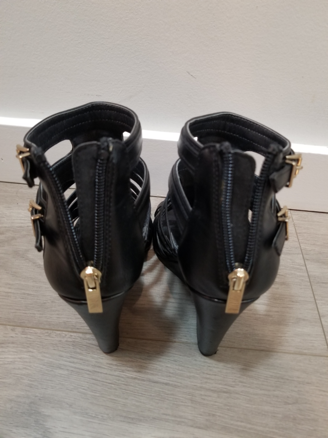 Express Black Gladiator Wedges - photo 2
