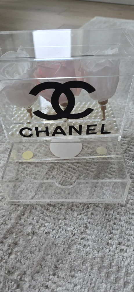 jewelry box with roses and pearls thumbnail