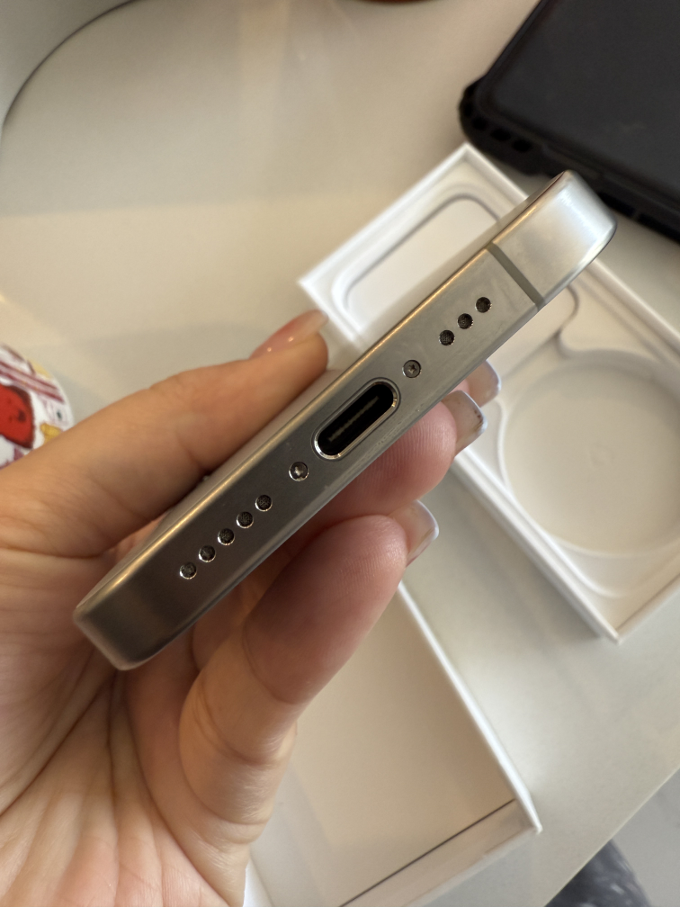 iPhone 15 Pro Titanium 128GB - photo 2