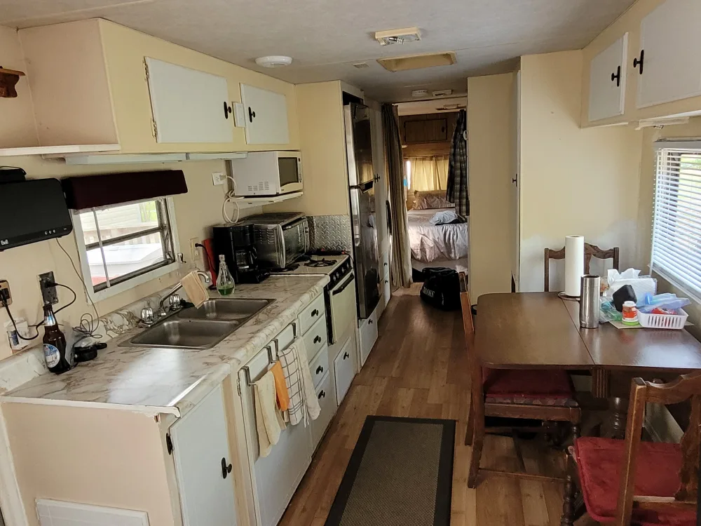 30 ft trailer with roof good condition no rot perfect image indicator(5)