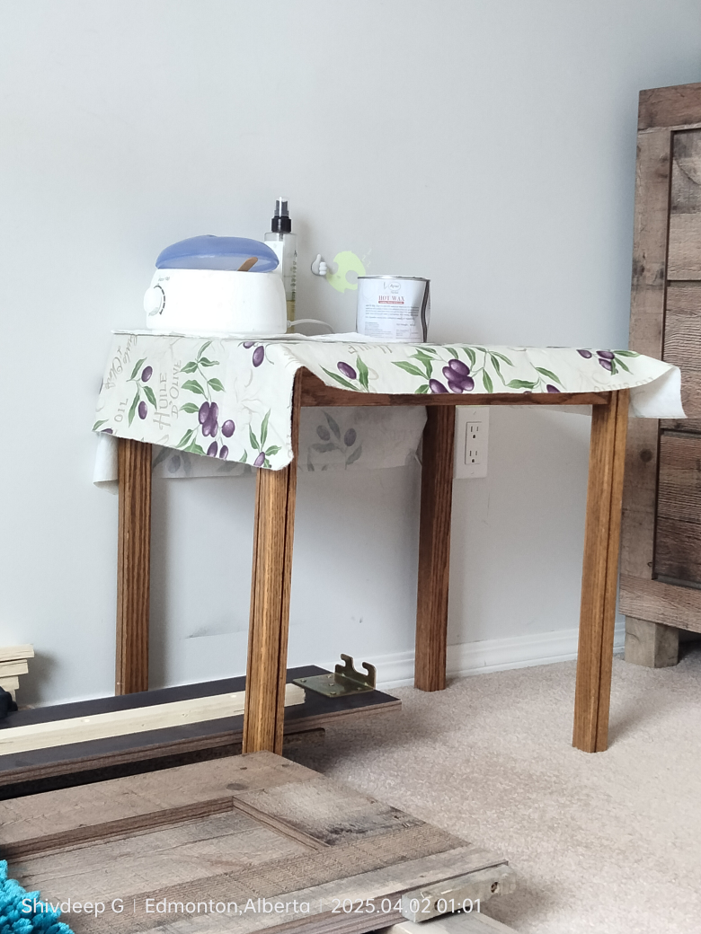 Set of Two Oak Wood End Tables - photo 4