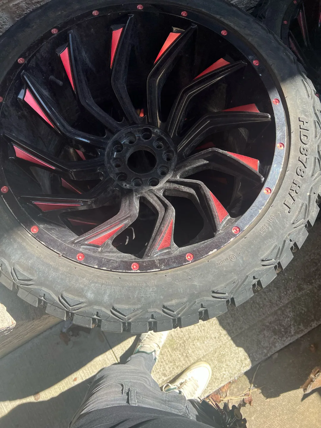 22" Black and Red Rims with HD978ATT Tyres image indicator(3)